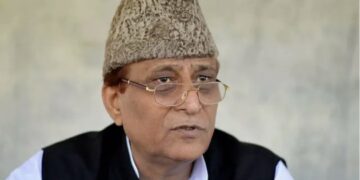 उत्तर प्रदेश के रामपुर में समाजवादी पार्टी के वरिष्ठ नेता आजम खान के खिलाफ प्रवर्तन निदेशालय (ED) ने भ्रष्टाचार के आरोपों को लेकर FIR दर्ज कराई है।