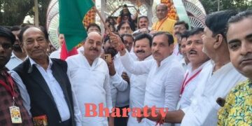 मनोहारी झांकियां व बैंड-बाजों के साथ निकली भगवान भोलेनाथ की बारात